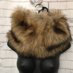 Women’s faux fur neck warmer